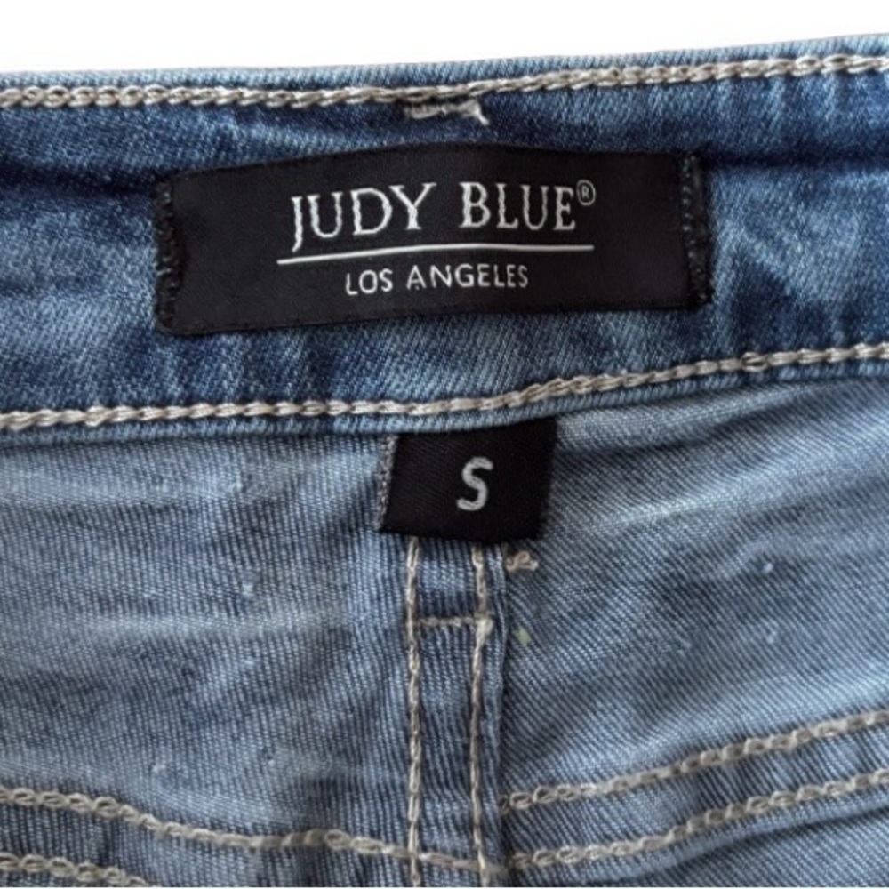 Judy Blue lt wsh distressed cuffed jn shrts SZ S casual denim 70’s - Picture 2 of 6